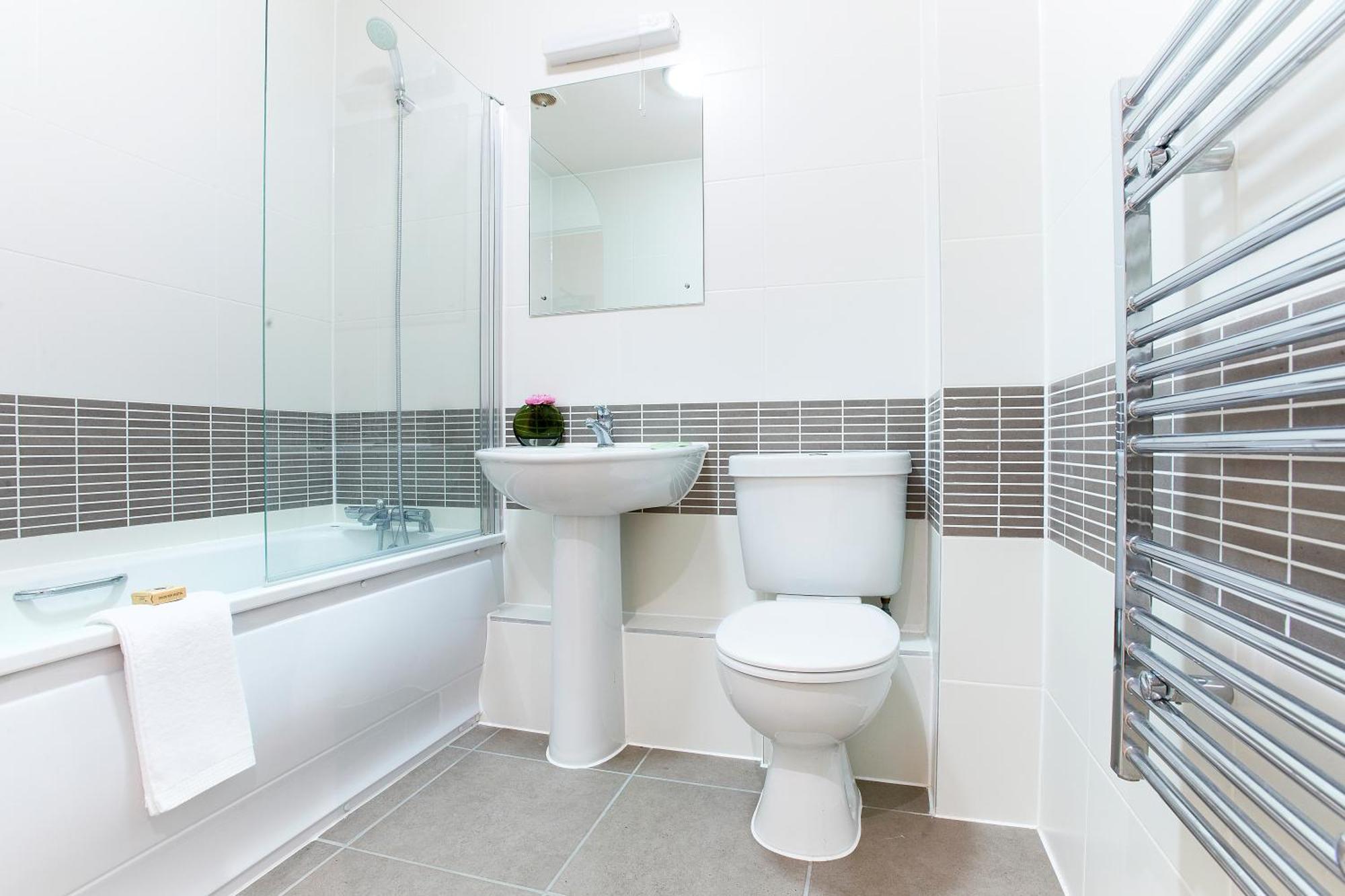Watford Centre - Luxury Penthouse Appartement Buitenkant foto