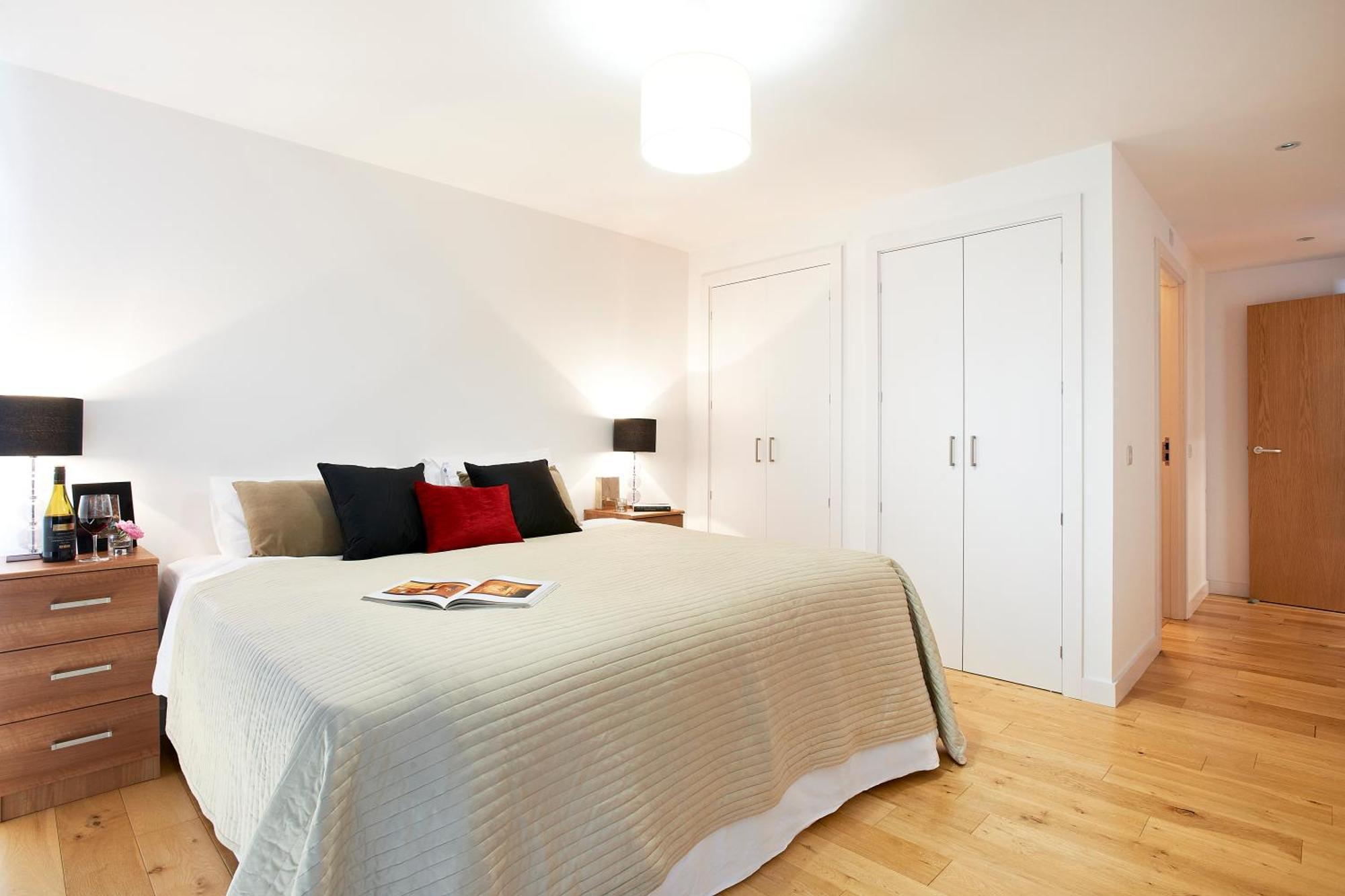 Watford Centre - Luxury Penthouse Appartement Buitenkant foto